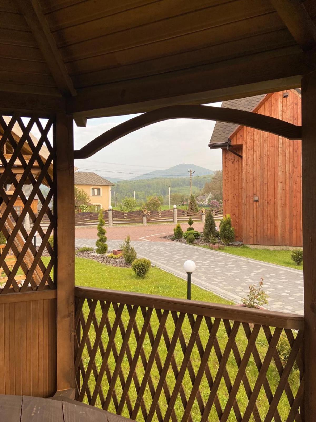 Four Seasons In Carpathians Hotel Myhove Buitenkant foto